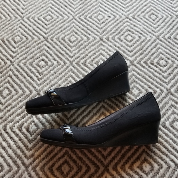 Life Stride low wedge heels, NWOT - Picture 3 of 5